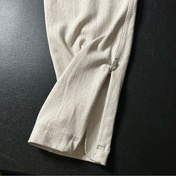 Athleta Delancey Skyline Tight in Cream Braiden Texture - Picture 15 of 15